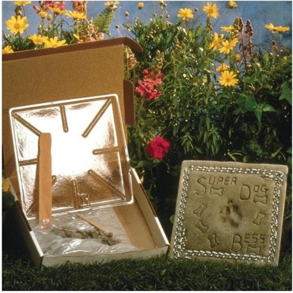 Milestones NIB Sealed 8” Stepping Stone Paw Print Kit Capture a Memory in Stone - Picture 2 of 16